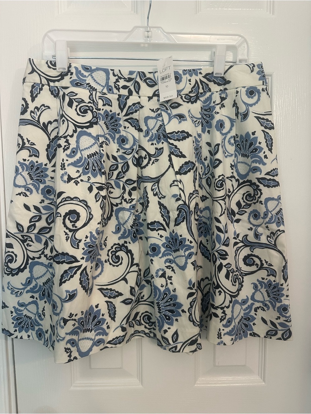 LOFT Blue & White Floral Pleated Skirt – Size 10 – New With Tags